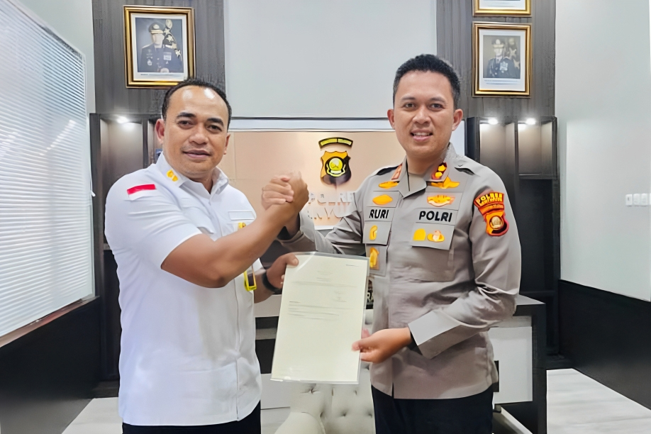Kantor Pertanahan Kabupaten Banyuasin Serahkan Sertifikat Elektronik Tanah Aset Polri di Sungsang