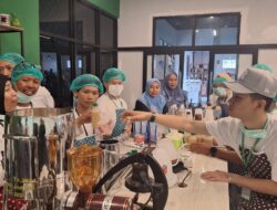 Aroma Harapan Baru : Klien Pemasyarakatan Bapas Jakbar Dilatih Jadi Barista Handal