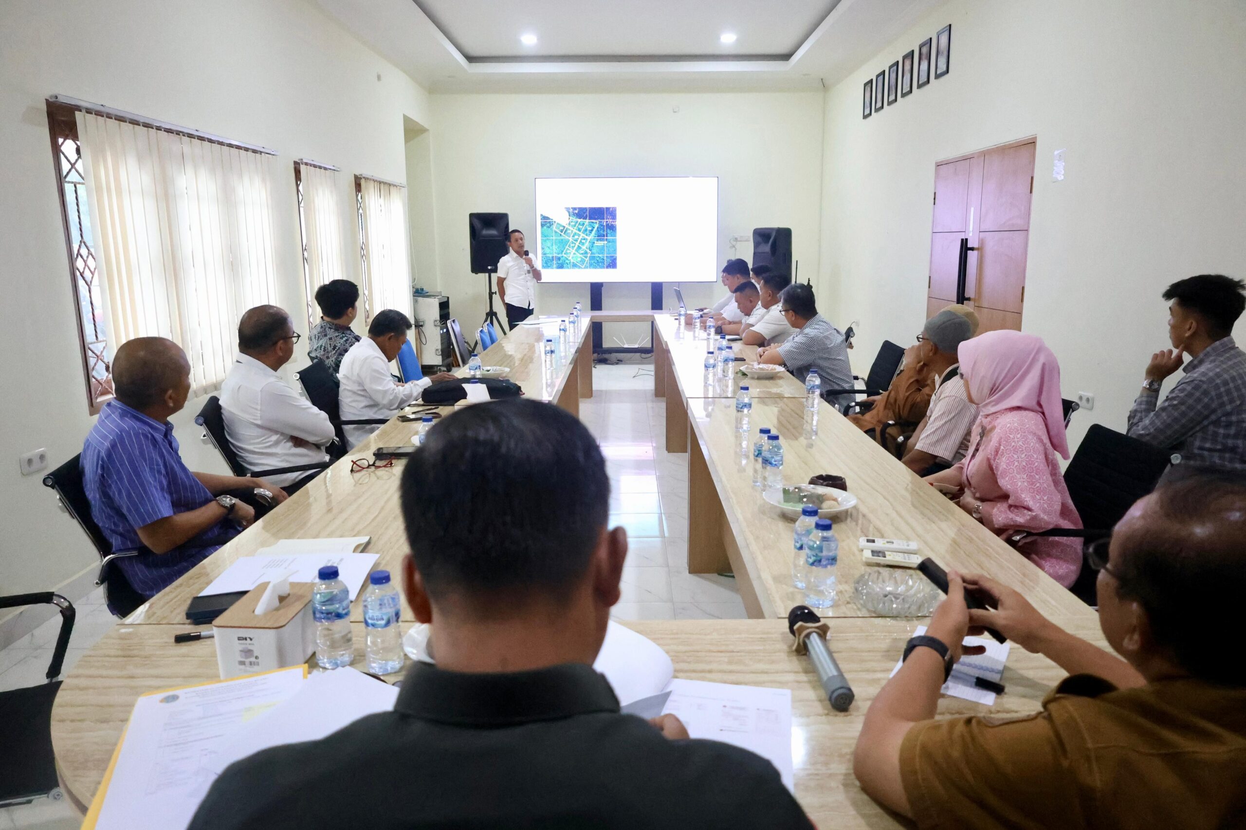 BPN Kabupaten Banyuasin, Sumatera Selatan, mendorong dilakukannya musyawarah antara pihak perusahaan dan masyarakat pemilik Surat Pengakuan Hak (SPH) terkait konflik lahan.