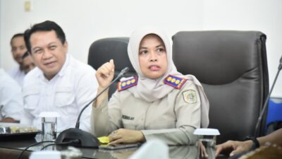 Kepala Kantor Pertanahan Kota Bima Hodijah saat menghadiri Rapat Koordinasi dengan Forum Koordinasi Pimpinan Daerah di ruang rapat Wali Kota Bima Senin 24 November 2025
