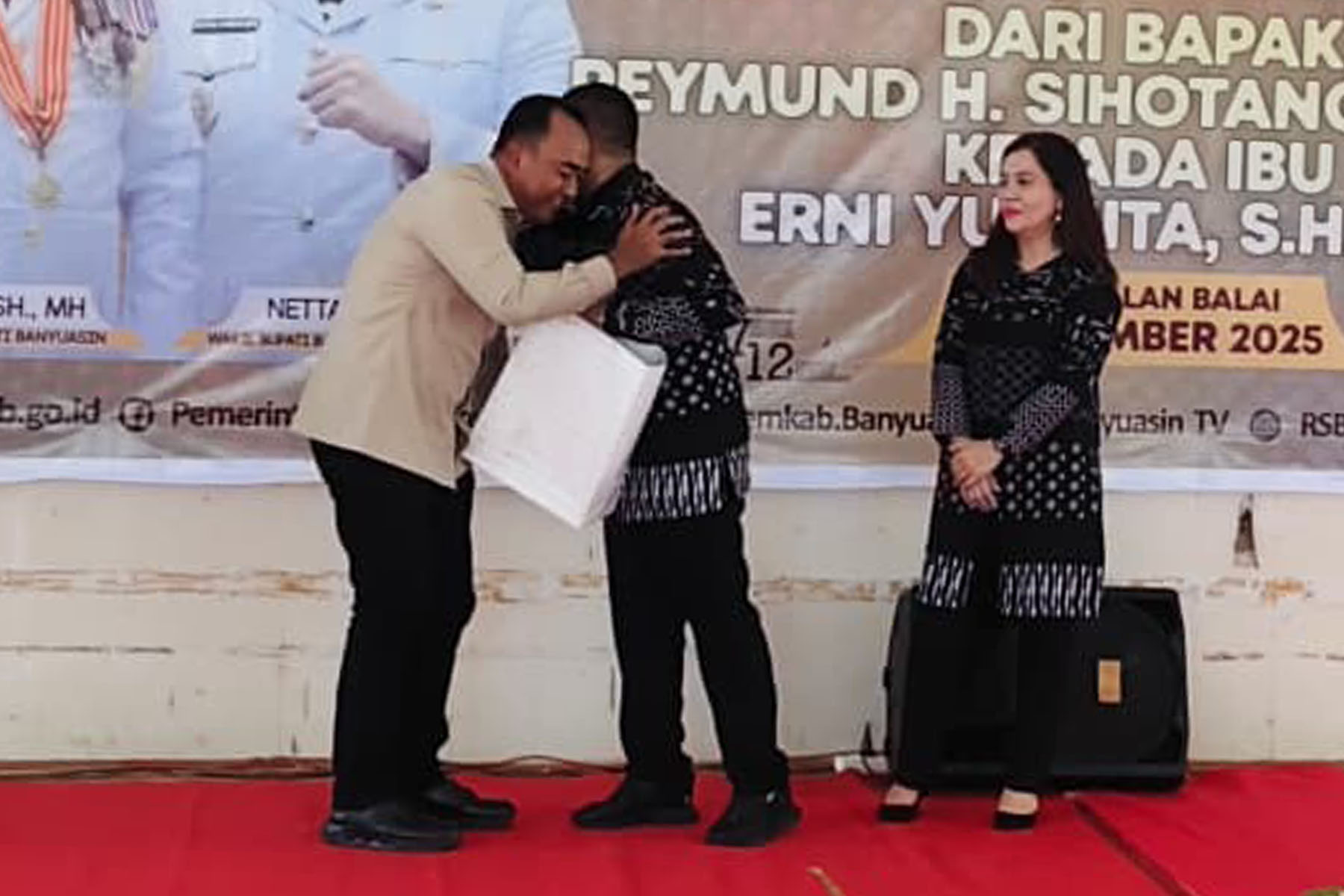 Kepala Kantor Pertanahan Kabupaten Banyuasin Dhona Fiermansyah Lubis menyampaikan ucapan terima kasih kepada Raymund Hasdianto atas kerja sama yang baik selama ini.