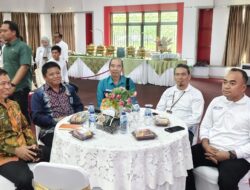 Kepala BPN Banyuasin Serahkan 24 Sertifikat di Puncak HAKORDIA 2025