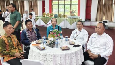 Kepala BPN Kabupaten Banyuasin Serahkan 24 Sertifikat di Puncak HAKORDIA