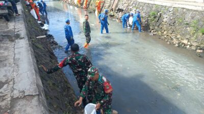 Cegah Dampak Musim Hujan, Koramil 02/Matraman Laksanakan Karya Bakti