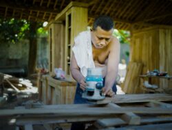 Dari Kayu ke Kehidupan Baru, Kisah Sunyi di Balik TMMD