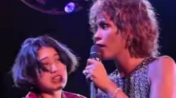 Kisah Haru Sania di Panggung Whitney Houston, Starstruck hingga Tak Bisa Bernyanyi 3 Kisah Haru Sania di Panggung Whitney Houston, Starstruck hingga Tak Bisa Bernyanyi