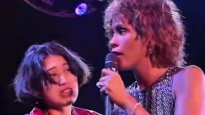 Kisah Haru Sania di Panggung Whitney Houston, Starstruck hingga Tak Bisa Bernyanyi 7 Kisah Haru Sania di Panggung Whitney Houston, Starstruck hingga Tak Bisa Bernyanyi