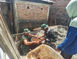 Satgas TMMD 128 Bantu Pembuatan Jamban Rumah Ibu Sumarni
