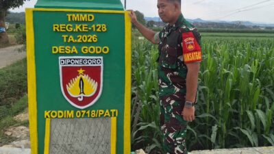 Dansatgas TMMD Tinjau Tugu Prasasti Penanda Program TMMD di Desa Godo