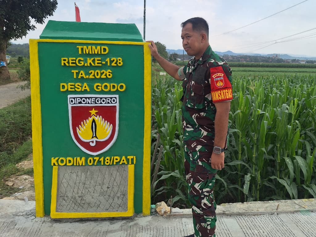 Dansatgas TMMD Tinjau Tugu Prasasti Penanda Program TMMD di Desa Godo
