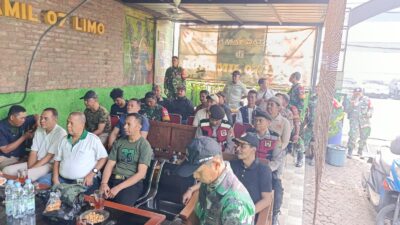 Meriah dan Penuh Keakraban, Nobar Piala Dunia di Koramil 07/Limo Disambut Antusias Warga 11 Meriah dan Penuh Keakraban, Nobar Piala Dunia di Koramil 07/Limo Disambut Antusias Warga