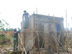 Pembangunan MCK Masjid Desa Polewali Masuki Tahap Pembongkaran Papan Mal Tiang Cor