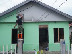 Renovasi RTLH Bapak Suhardin di Desa Umbele Lama Masuki Tahap Pemasangan Kalsiboard dan Pengecatan