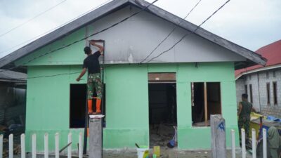Renovasi RTLH Bapak Suhardin di Desa Umbele Lama Masuki Tahap Pemasangan Kalsiboard dan Pengecatan