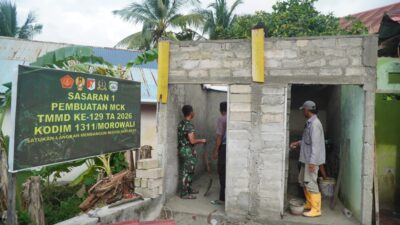 Plester Dinding MCK Masjid Quba Desa Umbele Terus Berlanjut bukti nyata kinerja Satgas TMMD