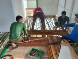 Renovasi RTLH Milik Bapak Nardianto Masuki Tahap Pemasangan Gelagar Lantai