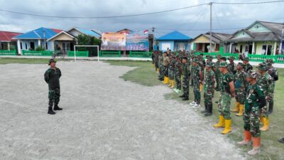 Komandan SSK Pimpin Apel Pengecekan Personel Satgas TMMD Ke-129 Kodim 1311/Morowali di Desa Umbele