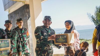 Wairjenad Tinjau Kegiatan Pencegahan Stunting di Puskesmas Umbele, Serahkan Paket Makanan Bergizi