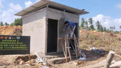 Pembangunan MCK Masjid Desa Polewali Capai Tahap Plester Dinding