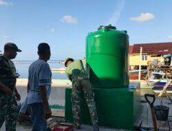 Satgas TMMD Pasang Tandon Air Program Manunggal Air di Desa Umbele