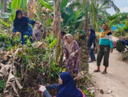 Antusiasme Warga Desa Polewali Tinggi, Kompak Laksanakan Kerja Bakti di Masjid