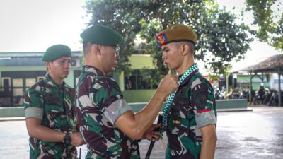 Disiplin Berbuah Prestasi, Pratu Arya Rizki Ramadan Raih Lulusan Terbaik Diktakeslap
